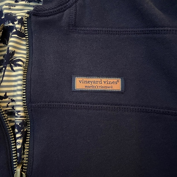 EUC Vineyard Vines reversible bomber jacket - Picture 3 of 7